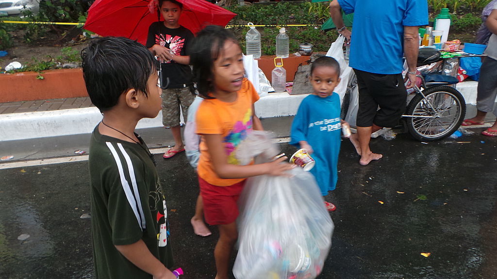 Filipino Village Uses Plastic Waste as Currency twib.news