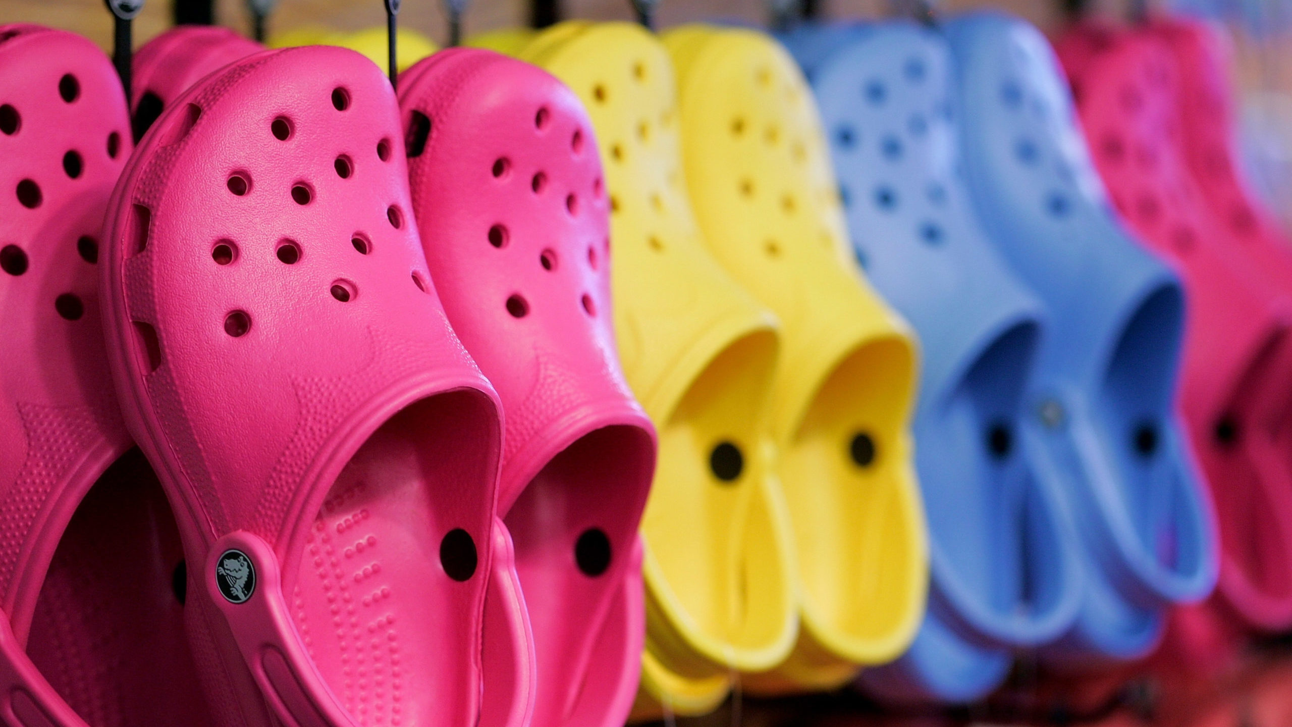 shoes for healthcare workers free