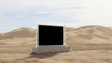 A device built at the Massachusetts Institute of Technology harvests water in Death Valley, California, using the Sun’s heat.