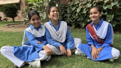 Pakistani girls who want to get the HPV vaccine
