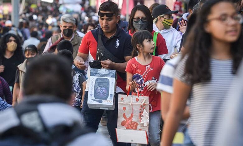 Crowded shopping street Mexico