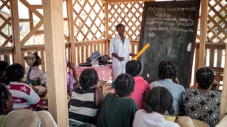 Literacy session for women in Madagaskar
